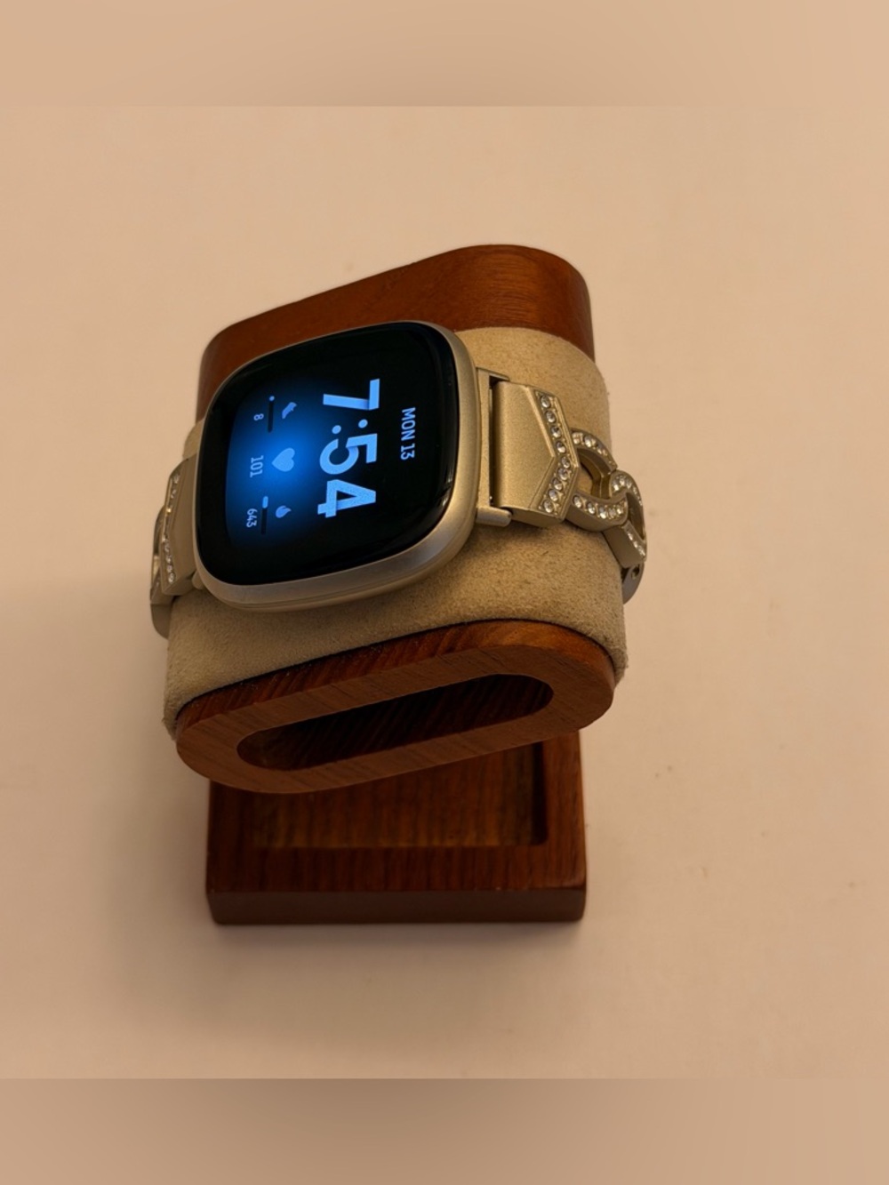 Fitbit Versa 3, Tested, Charger Included, Gold Case/stainless Steel Band - Picture 3 of 10